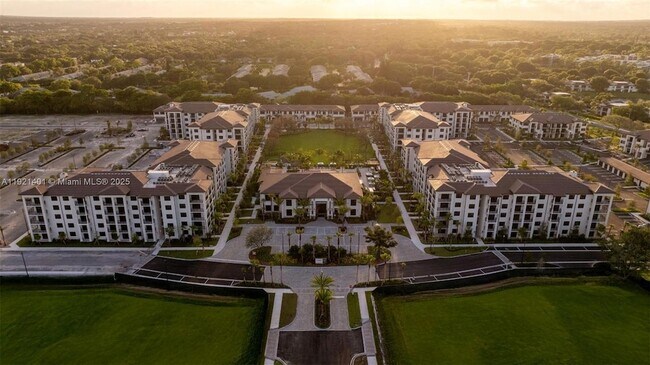 Building Photo - 1874 Heron Club Dr