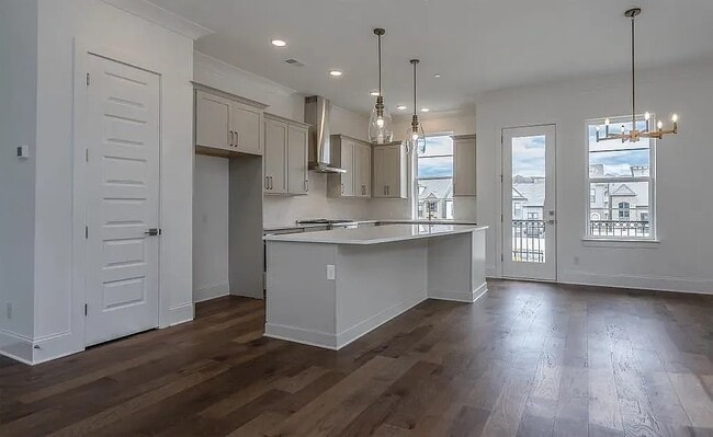 Building Photo - 625 Broadview Terrace NE
