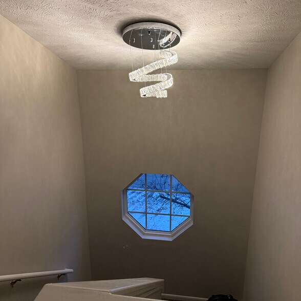 Building Photo - 3821 Davenport St