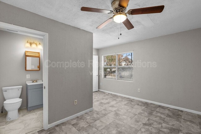 Building Photo - 409 Caithness Rd