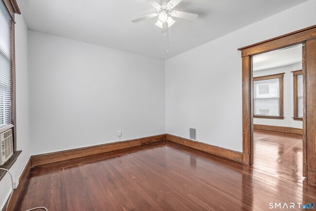 Building Photo - 66 Brownell St