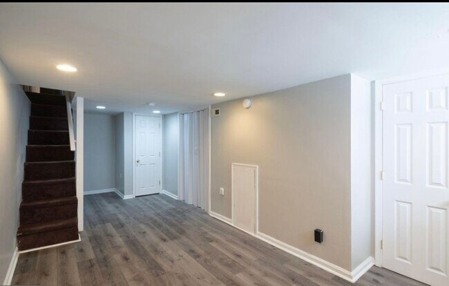 Building Photo - 1326 S Mole St