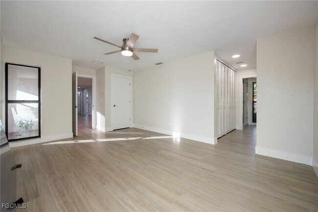 Building Photo - 5308 Shalley Cir E