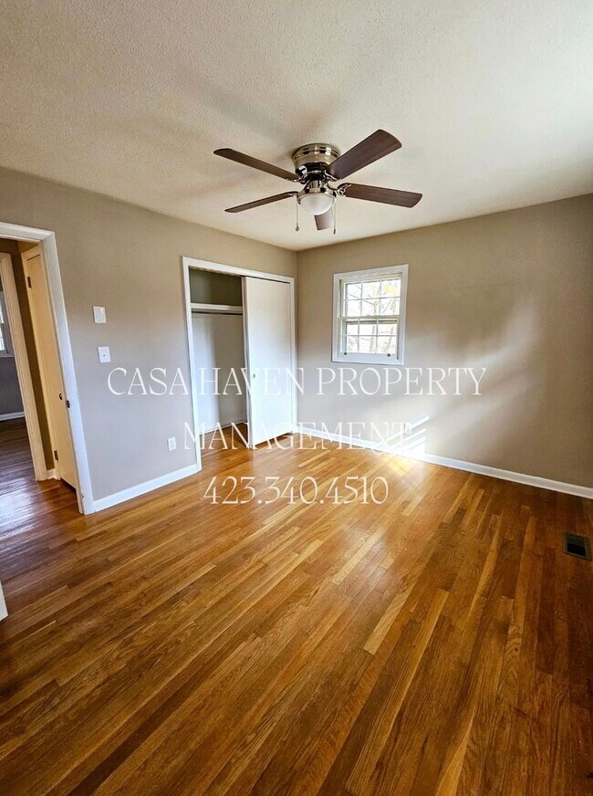 Building Photo - 4 Bed | 1.5 Bath Home in Prime Johnson Cit...