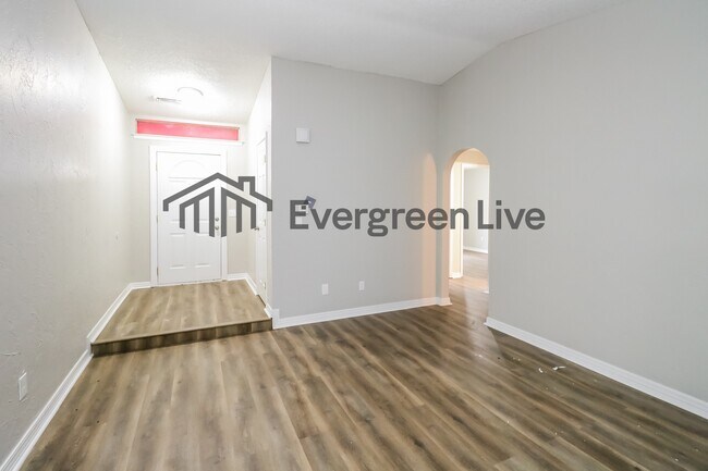 Building Photo - 1413 Sunrise Dr