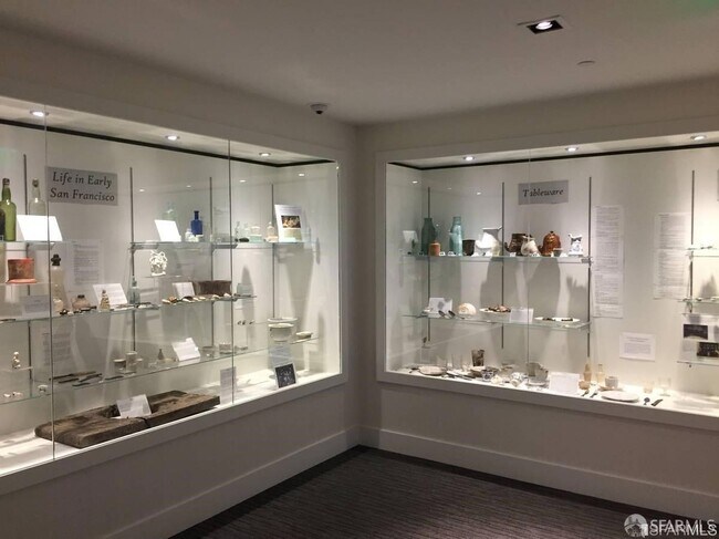 Building Photo - 318 Main St