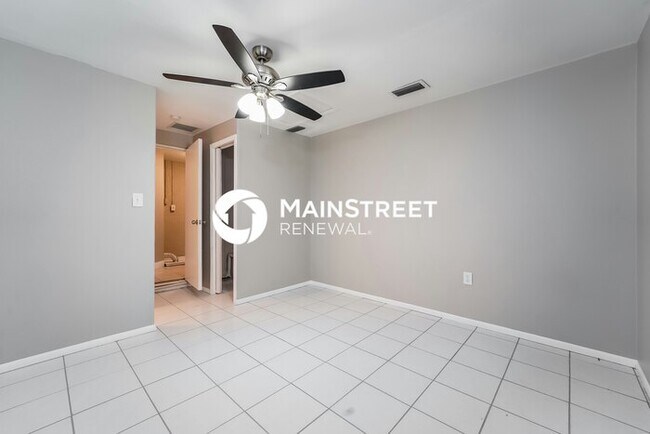 Building Photo - 3 Bedroom Pet-Friendly Home in VENICE, FL with Main Street Renewal