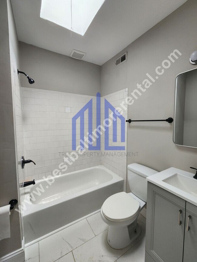 Building Photo - 3 bed 1 bath Home in West Baltimore