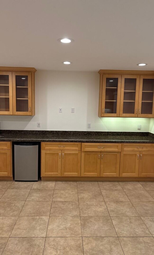Building Photo - 6056 Elmbridge Dr