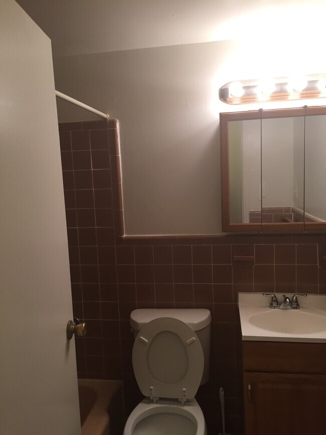 Building Photo - A large efficiency condo apartment located in the West Spring Condominium complex located next to...
