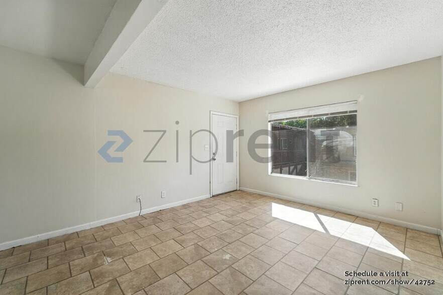 Building Photo - 132 W 18th St