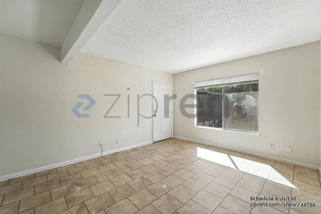Building Photo - 132 W 18th St