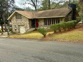 Building Photo - 5231 Colonial Cir N