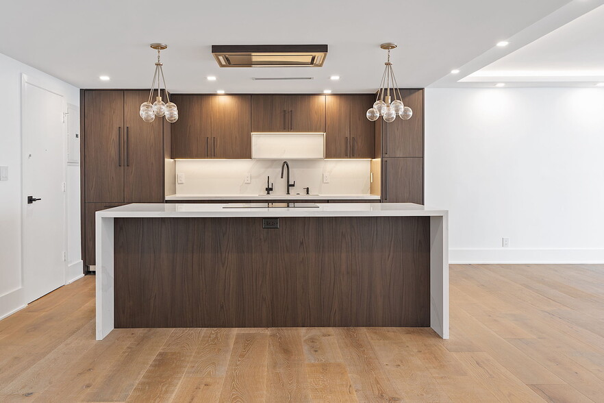 Sleek Open Kitchen - 4020 Galt Ocean Dr