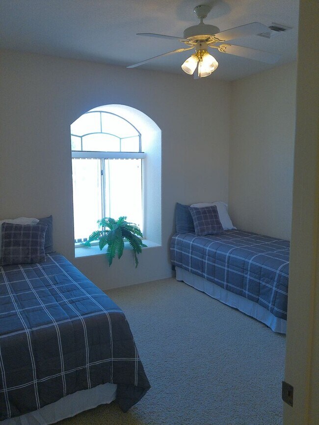 Building Photo - Winter Rental Available October-April 2027
