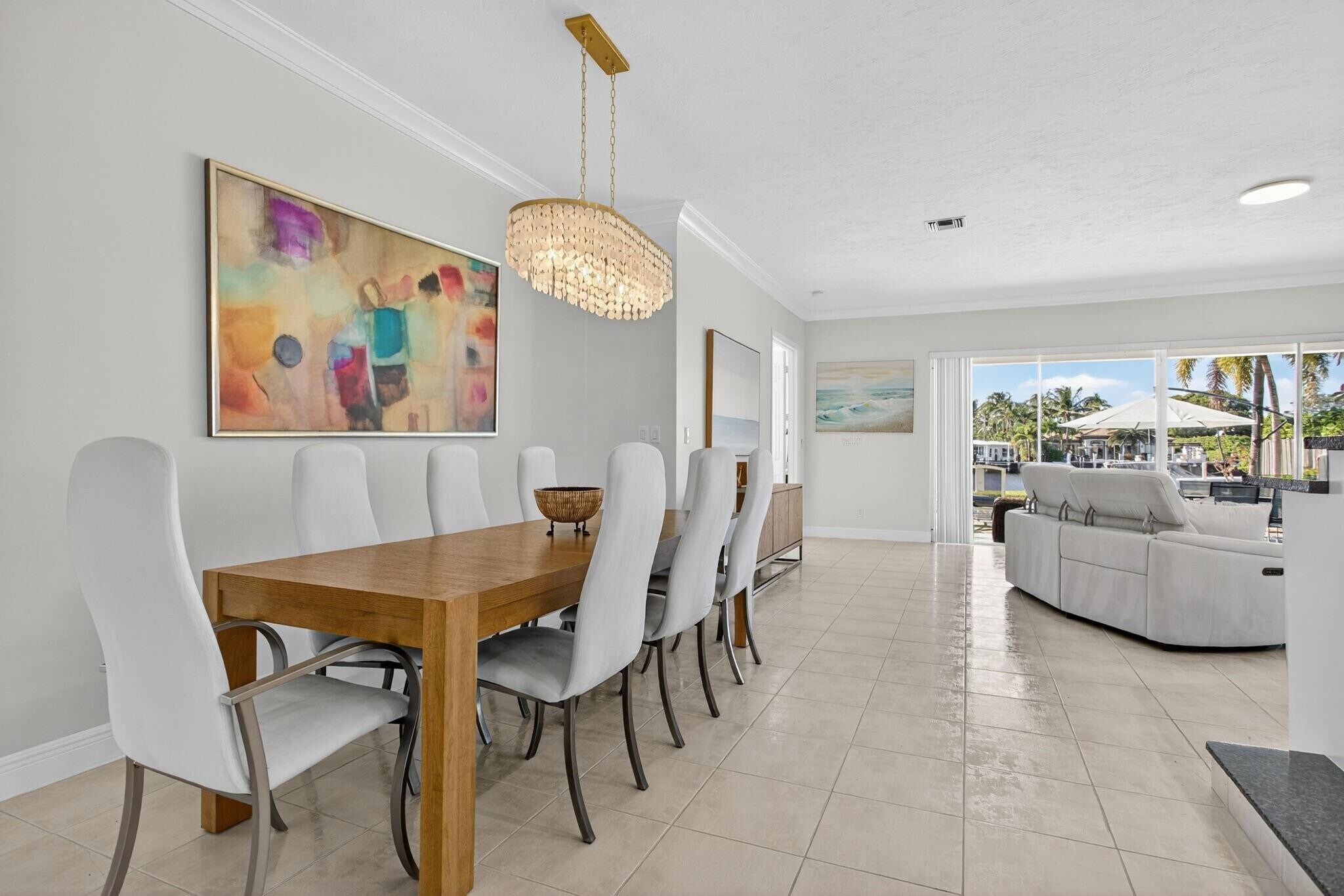 Building Photo - 513 S Riverside Dr