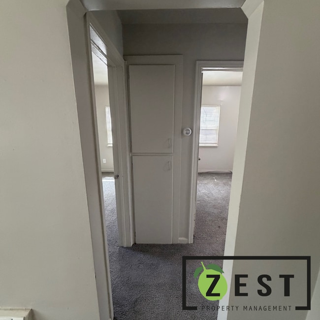 Building Photo - Gorgeous 2 BED 1 BATH !!!