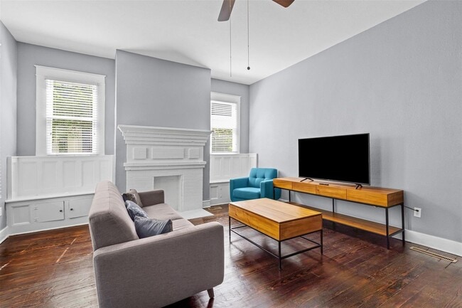 Building Photo - 301 S Edgefield Ave