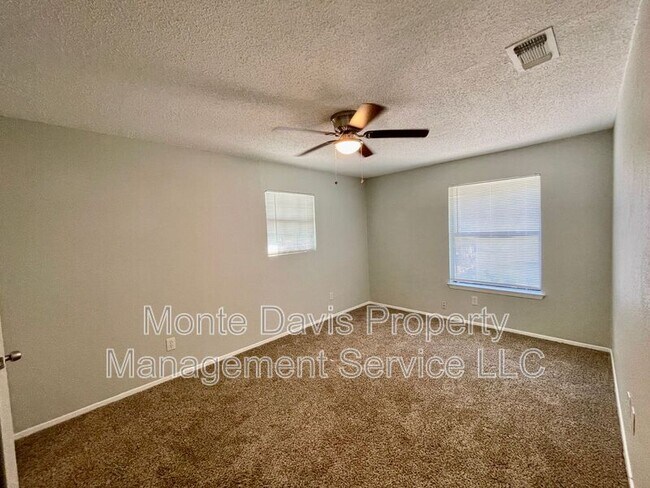 Building Photo - 1312 Southport Dr