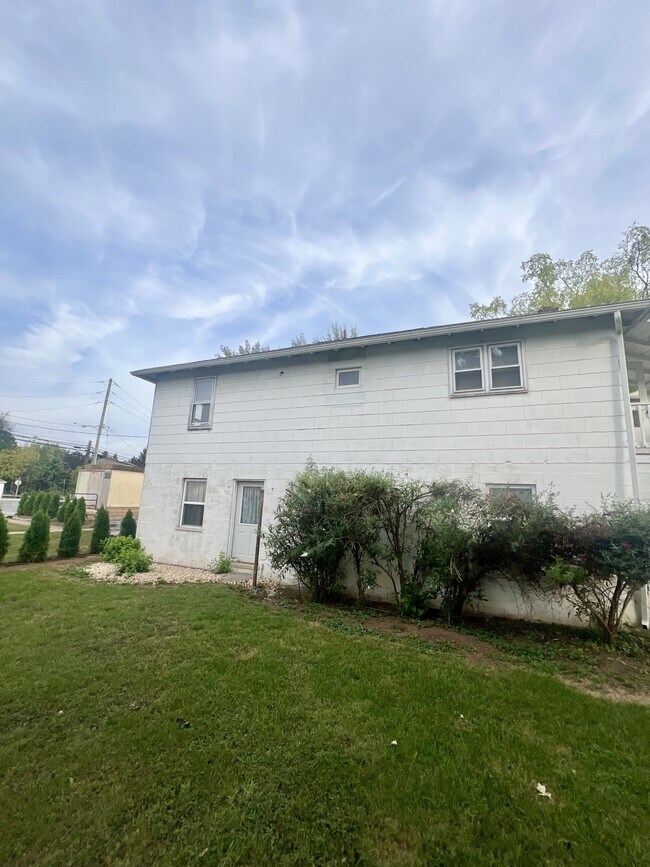 Building Photo - 2861 Horseshoe Pike