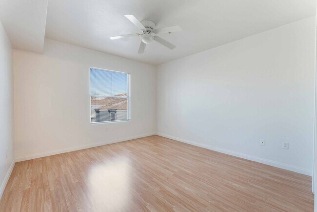 Building Photo - Modern 1-Bedroom Oasis: Prime Location!