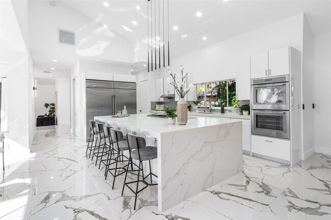 Building Photo - 7132 NW 62nd Terrace