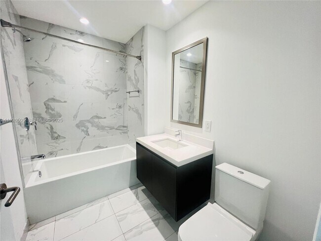 Building Photo - 851 NE 1st Ave