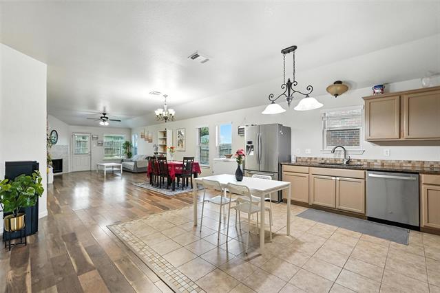 Building Photo - 3206 Kingsbrook Dr
