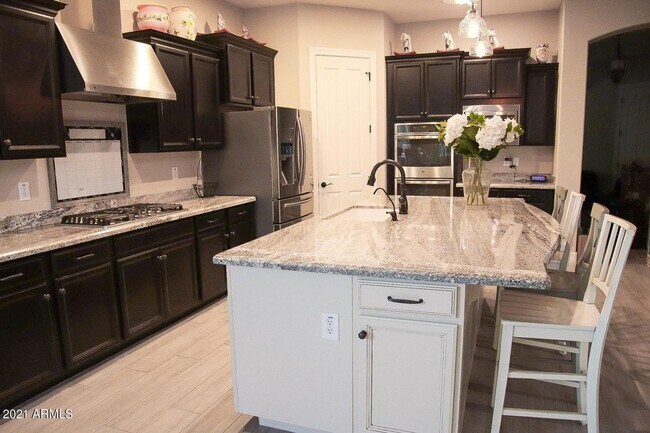 Building Photo - 4 bedroom in Eastmark