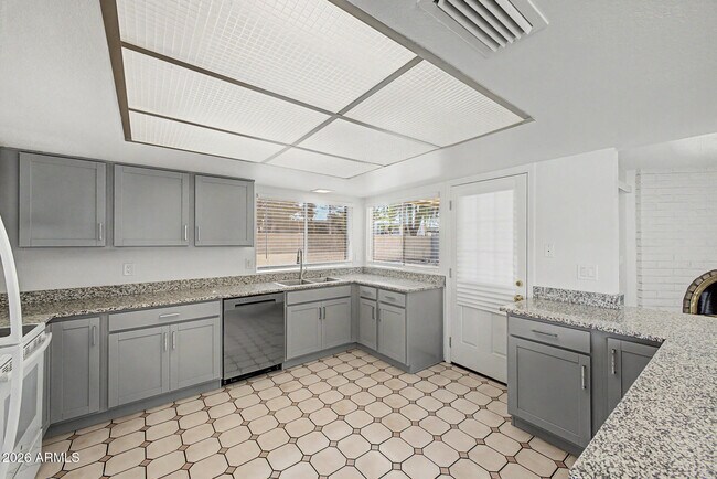 Building Photo - 17213 N 35th Dr