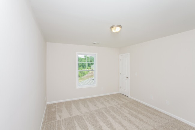 Building Photo - 10 Brake Ct