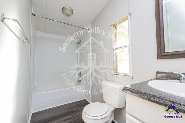 Building Photo - 349 Brighton Dr