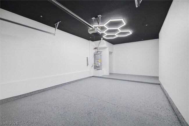Building Photo - 5855 Valley Dr
