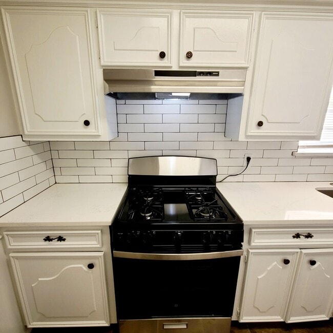 Building Photo - 11350/52 Quail Run St