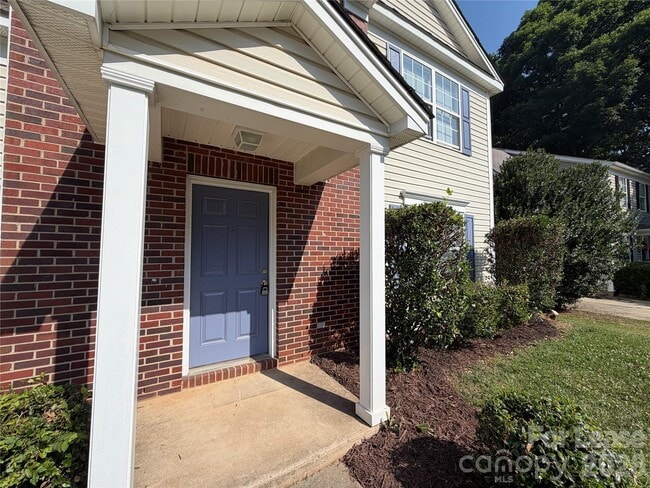 Building Photo - 137 Camforth Dr