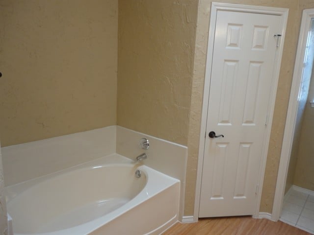 Building Photo - 7312 Glen Dr