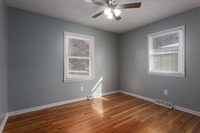 Building Photo - 703 SW 7 St