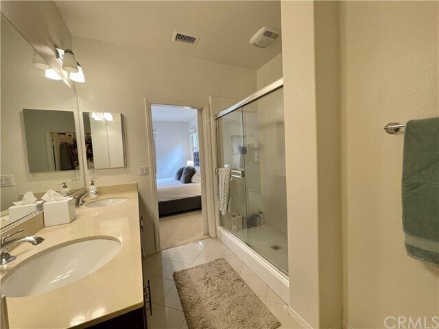 Building Photo - 36 Calypso