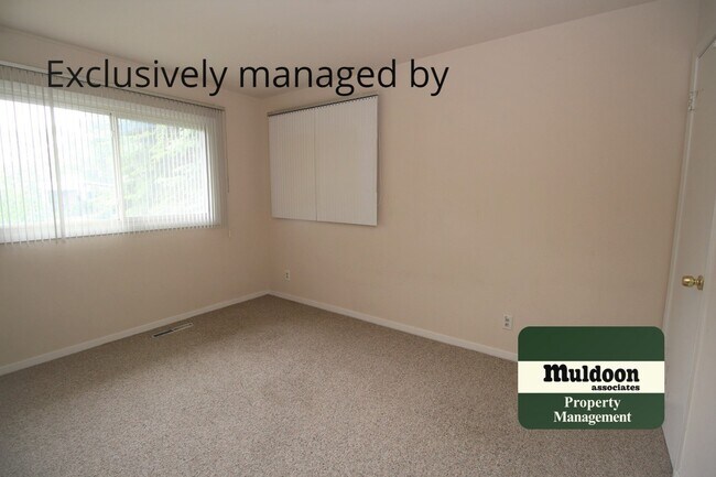 Building Photo - 3026 Drakestone Dr