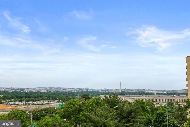 Building Photo - 1300 Army Navy Dr