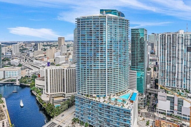 Building Photo - 475 Brickell Ave