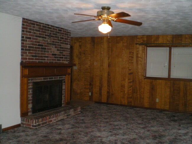 Building Photo - 1291 Brown Ave