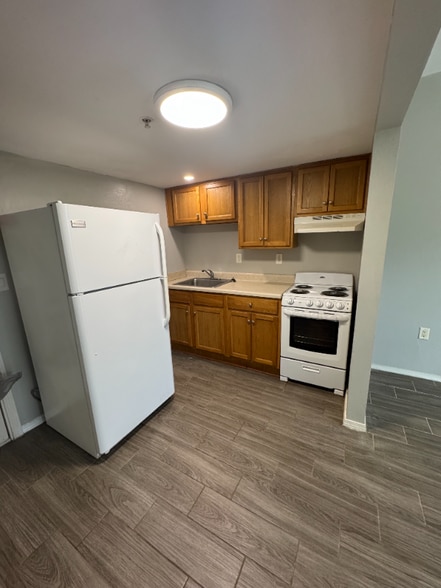 Building Photo - 201 S Stillman St