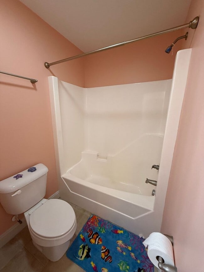 Building Photo - 2 bedroom, 2.5 bath Townhouse