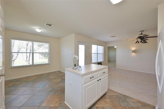 Building Photo - 28927 Rio Grande River Dr
