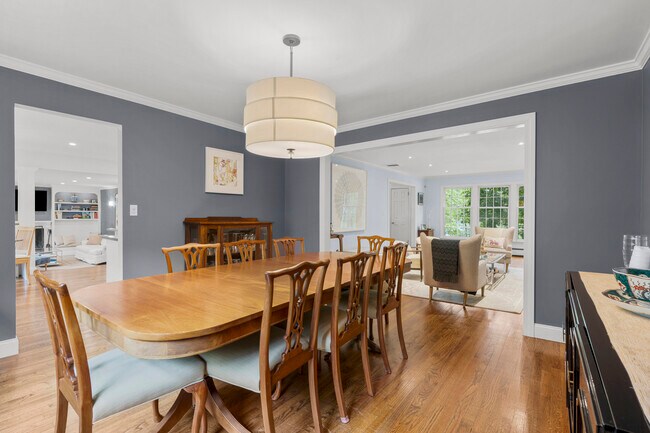 Building Photo - 341 Orienta Ave