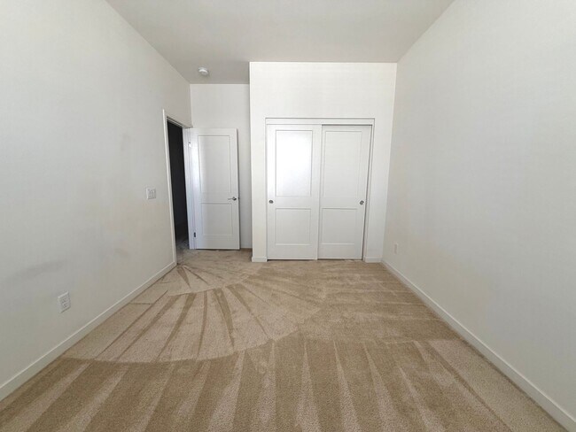 Building Photo - Charming 3bed 2.5 bath Simi Valley Home