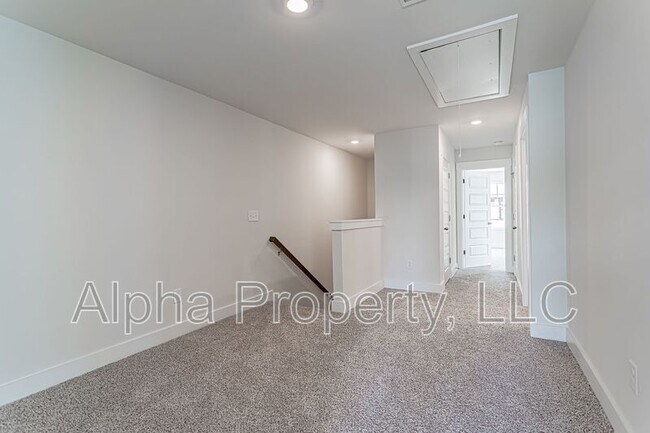 Building Photo - 44 Centimeters Dr
