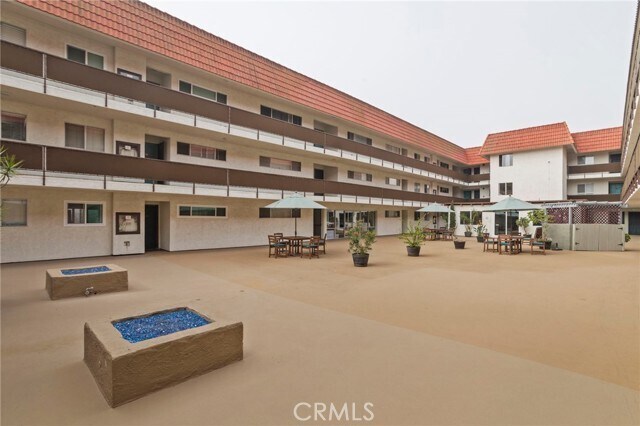 Building Photo - 3939 E