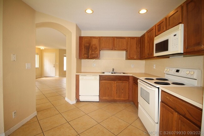 Building Photo - 6602 Sandy Bank Terrace